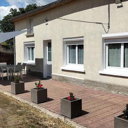 Вилла Le P'Tit Quebecois Les-Trois-Moutiers Экстерьер фото