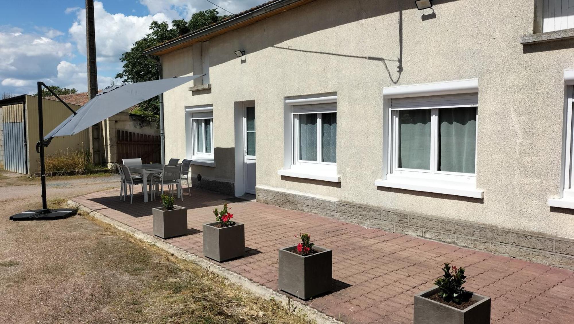 Вилла Le P'Tit Quebecois Les-Trois-Moutiers Экстерьер фото